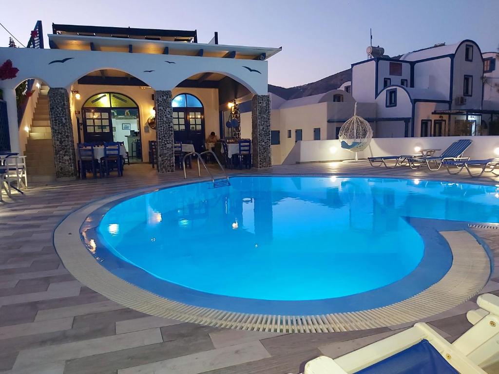 Santorini seaside stay at Honeymoon Beach Studios